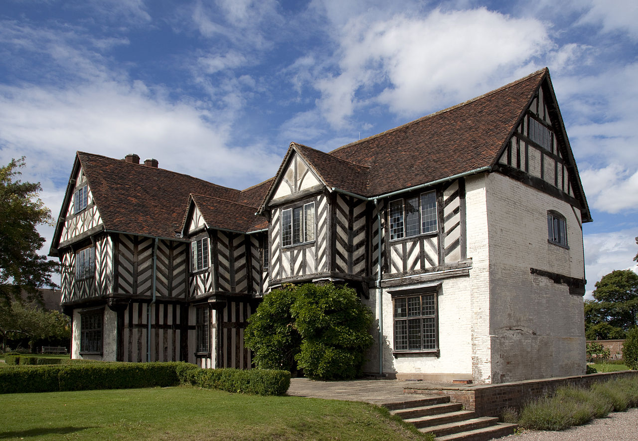 1280px-Blakesley_Hall_(1).jpg