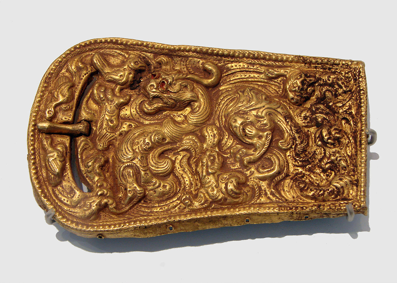 1280px-Boucle_Han_Chine_Guimet_2910.jpg