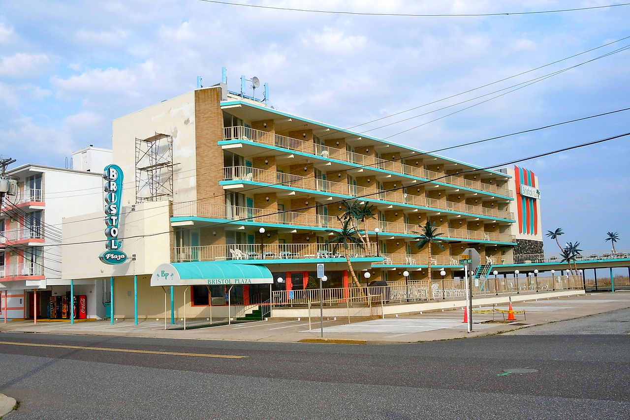 1280px-Bristol_DooWop_NJ.jpg