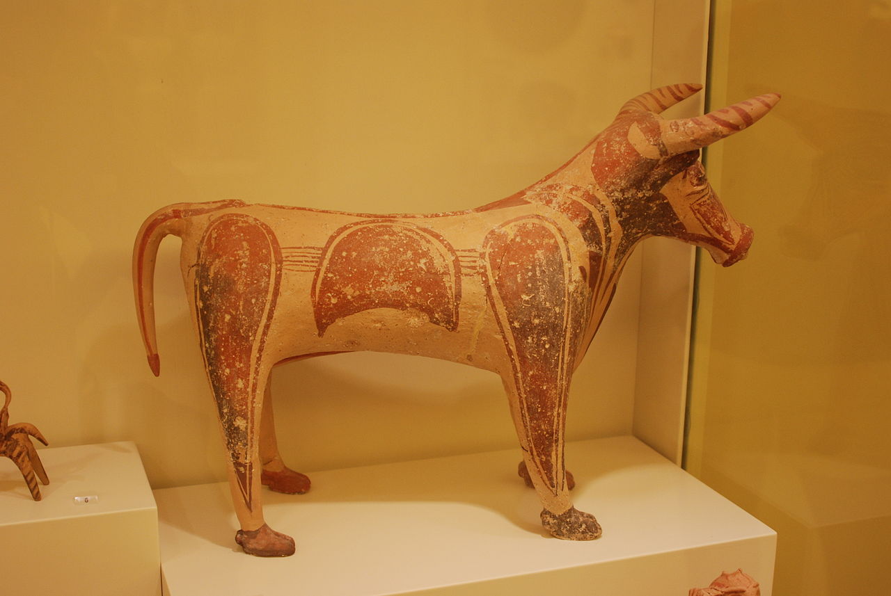 1280px-Bull_Terracotta_Figurine_-_Heraklion_Archaeological_Museum.jpg