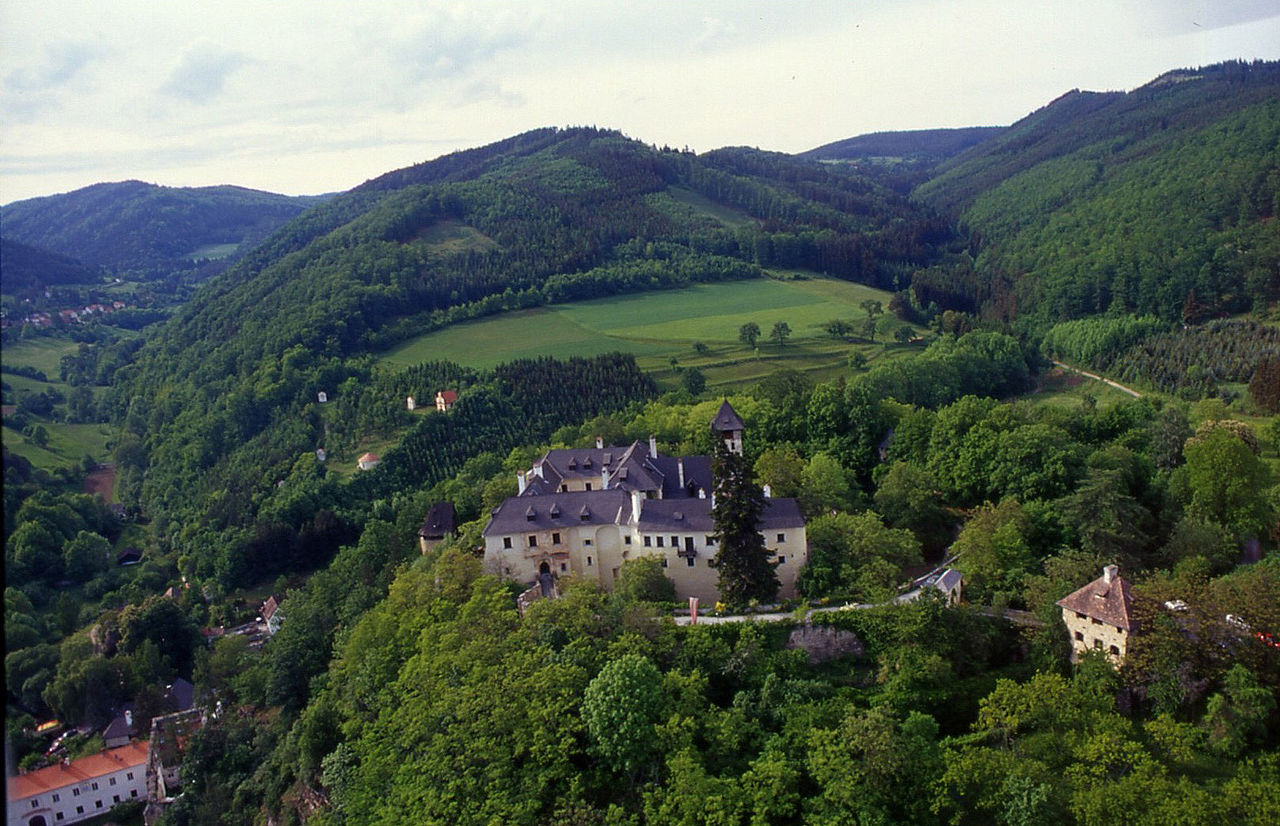 1280px-Burg-oberranna.jpg