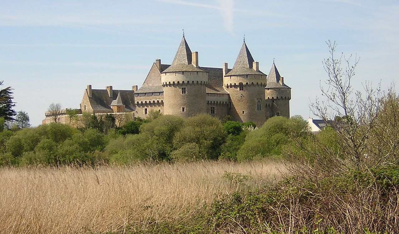 1280px-Château_Suscinio.jpg