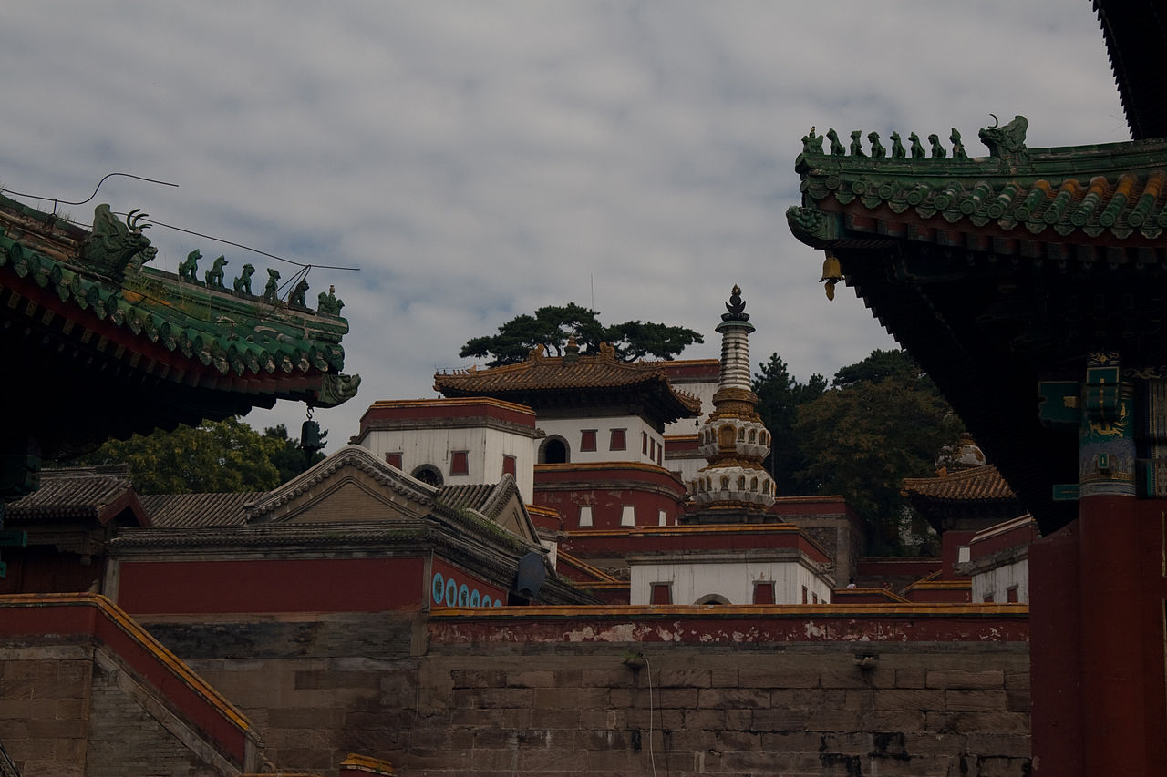 1280px-Chengde,_China_-_009.jpg