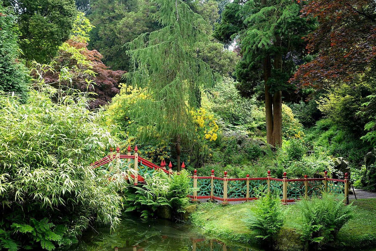 1280px-China_-_Biddulph_Grange_Garden_-_Staffordshire,_England_-_DSC09421.jpg