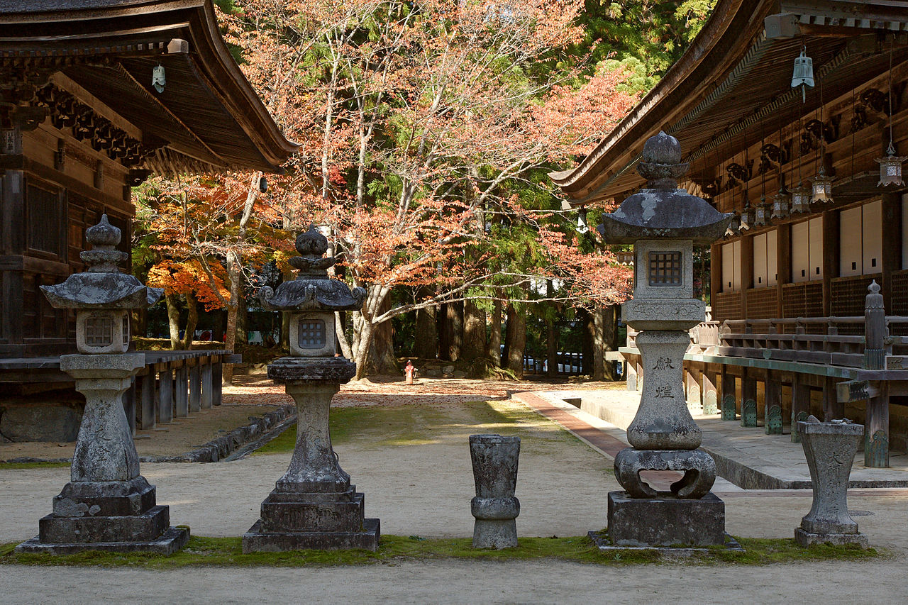 1280px-Danjogaran_Koyasan14n3200.jpg