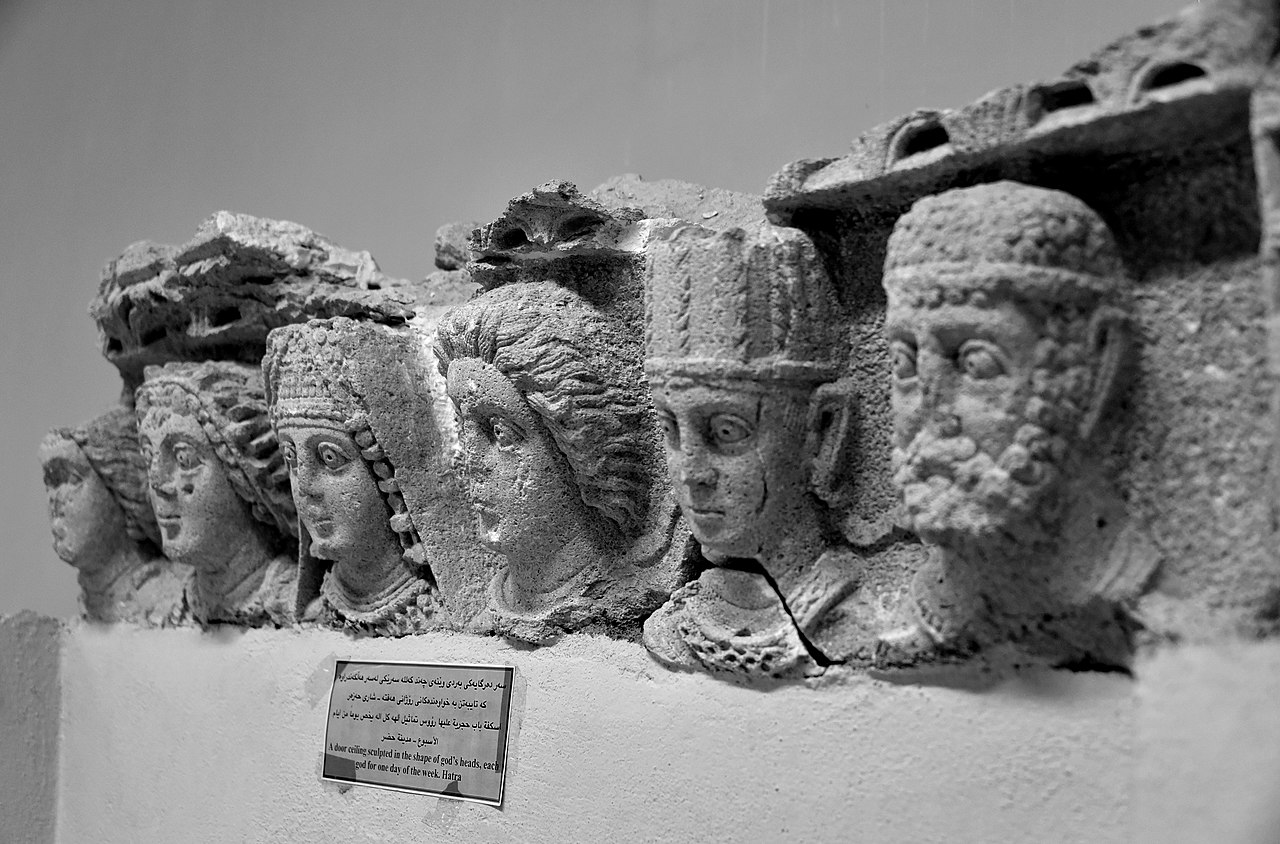 1280px-Door_lintel_from_Hatra._2nd-3rd_century_AD._Sulaymaniyah_Museum,_Iraqi_Kurdistan.jpg