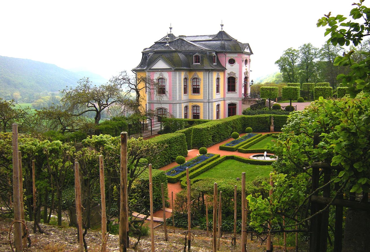 1280px-Dornburg_-_Rokokoschloß_mit_Garten.jpg