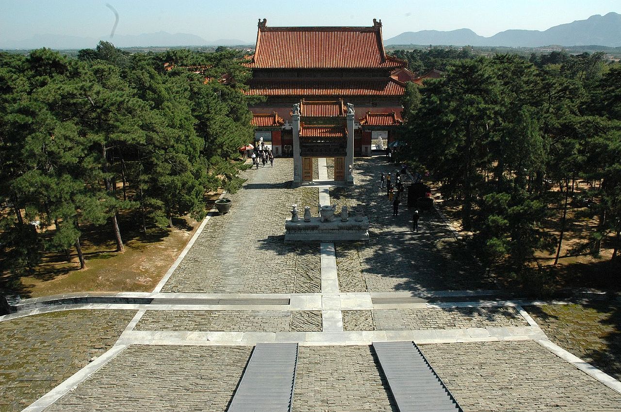 1280px-Eastern_Qing_Tombs.jpg