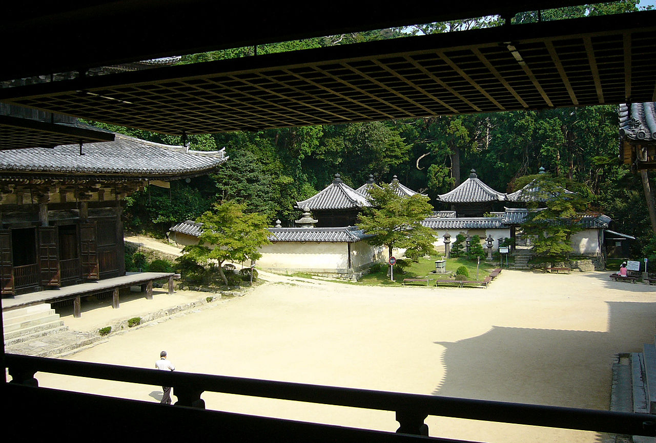 1280px-Engyoji_Tomb_of_the_Hondas01s2010.jpg