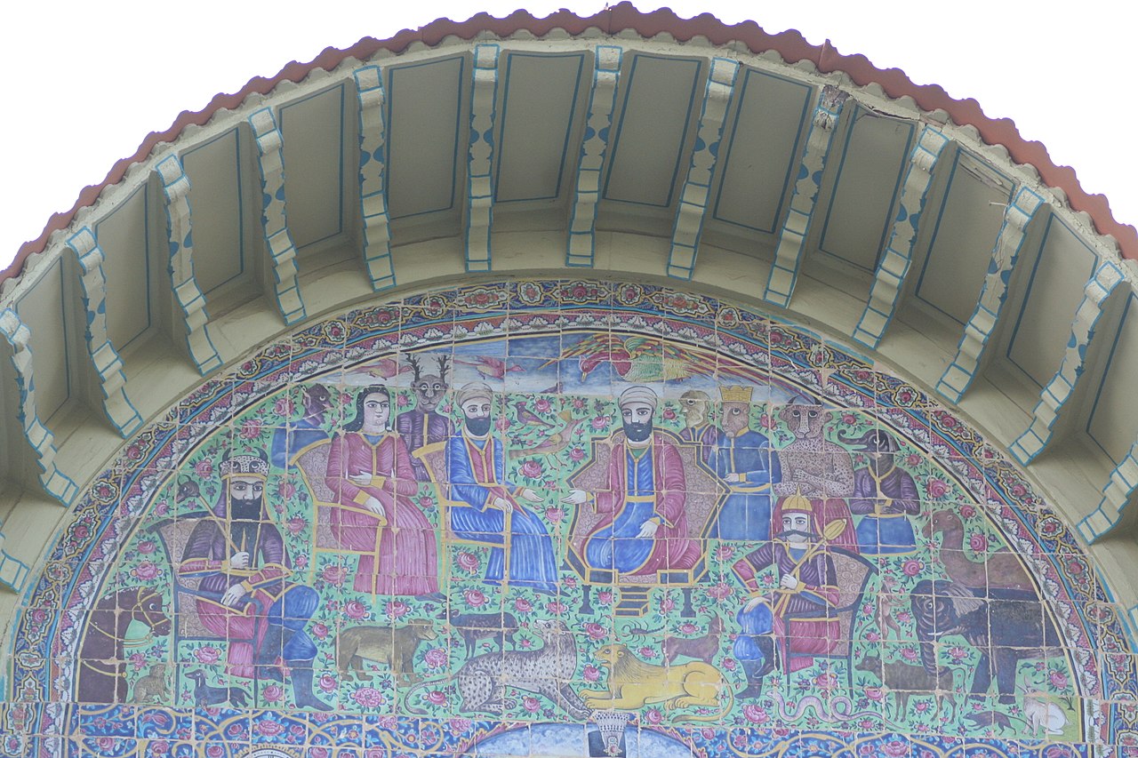 1280px-Eram_Garden_005.jpg