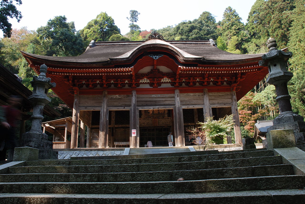 1280px-Gakuenji_temple_Konpondo.jpg
