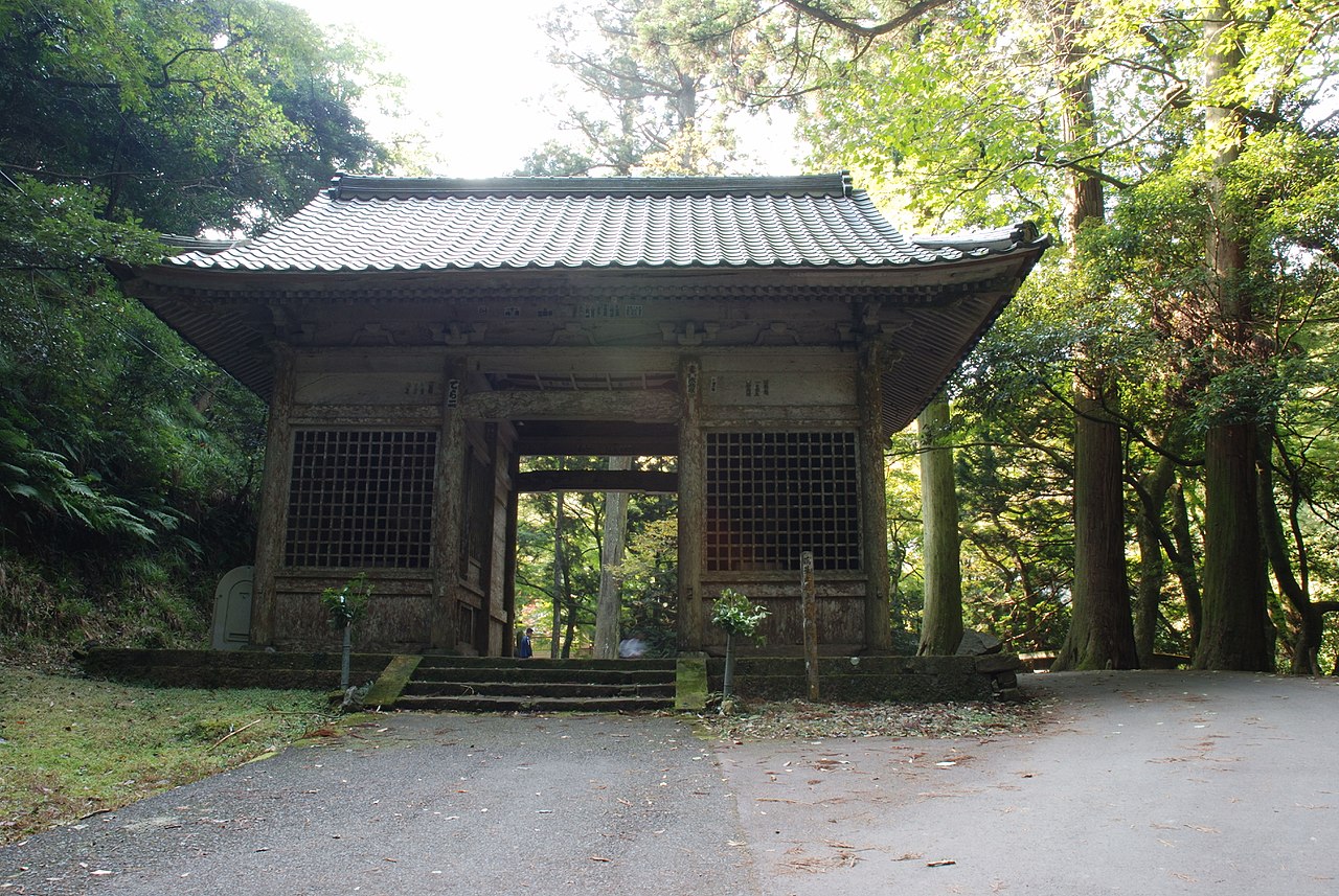 1280px-Gakuenji_temple_Niomon.jpg