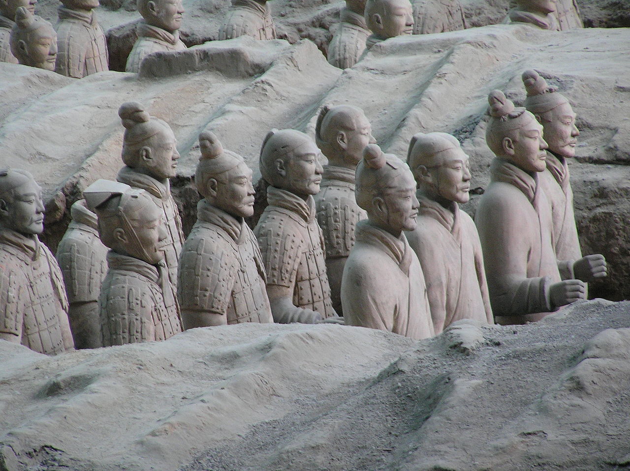 1280px-Group_of_soldiers.jpg
