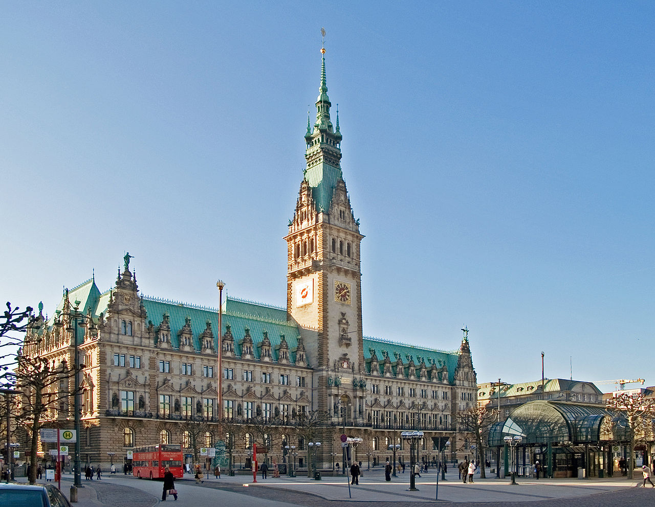 1280px-Hamburg-Rathaus-Rathausmarkt.jpg