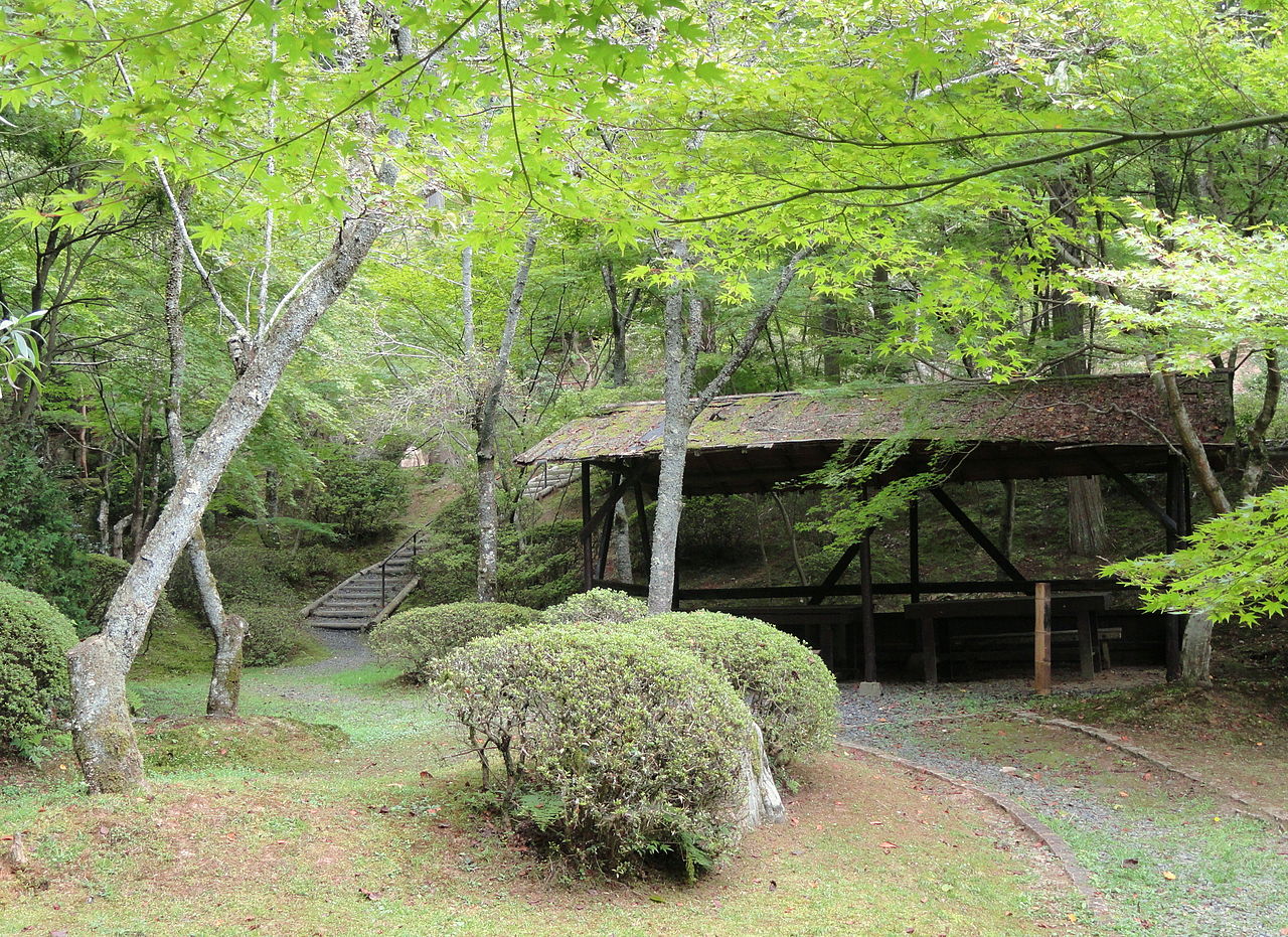 1280px-Hut_-_Ishiyamadera_-_Otsu,_Shiga_-_DSC07442.JPG