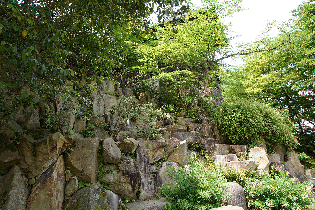 1280px-Ishiyamadera33n4272.jpg