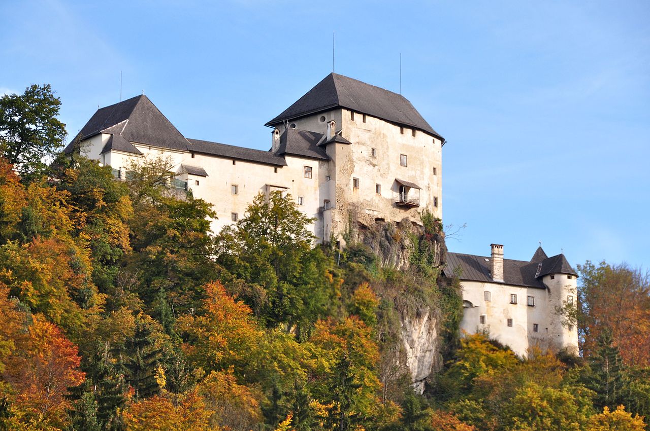 1280px-Kappel_am_Krappfeld_Mannsberg_1_Schloss_Mannsberg_18102012_012.jpg