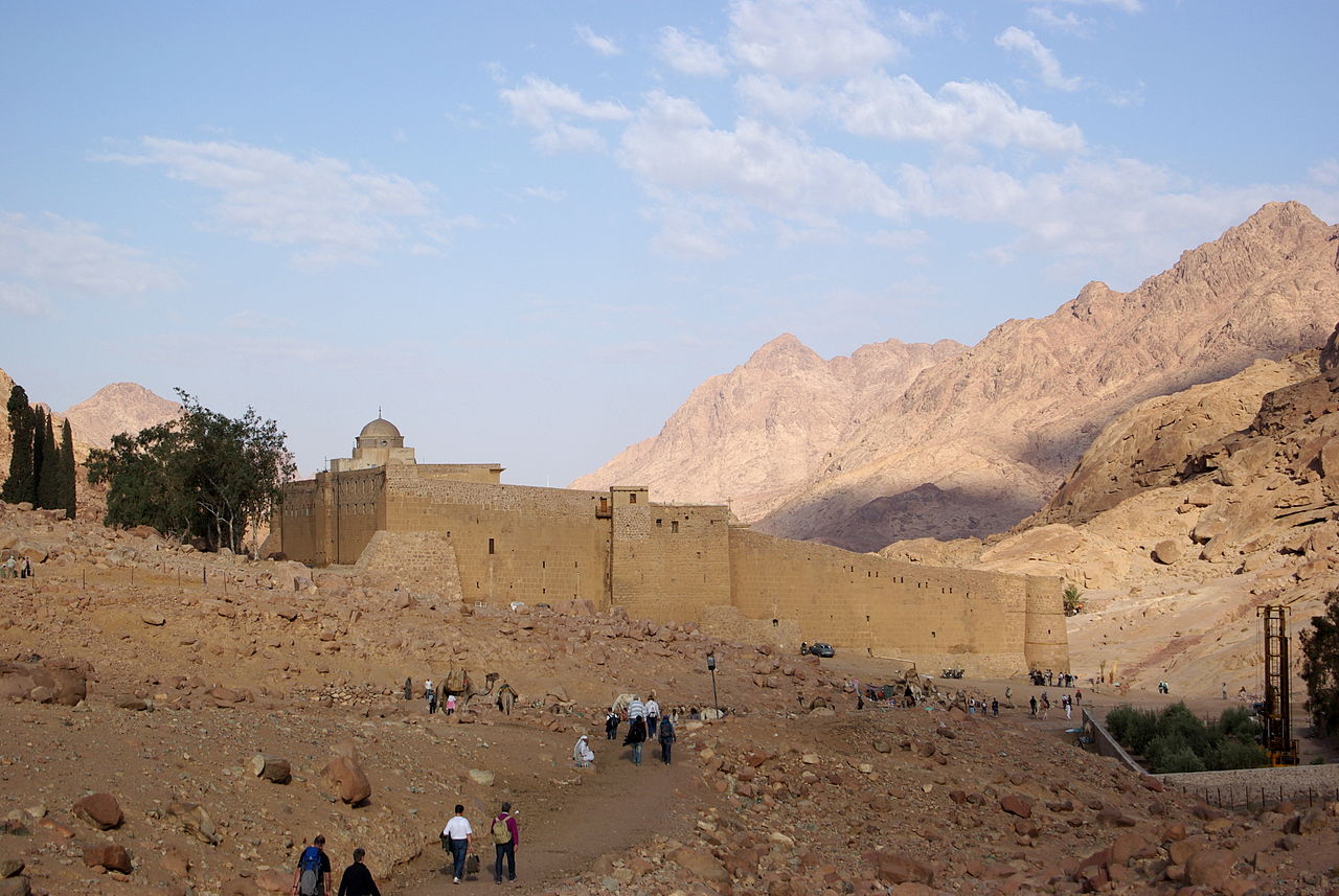 1280px-Katharinenkloster_Sinai_BW_5.jpg