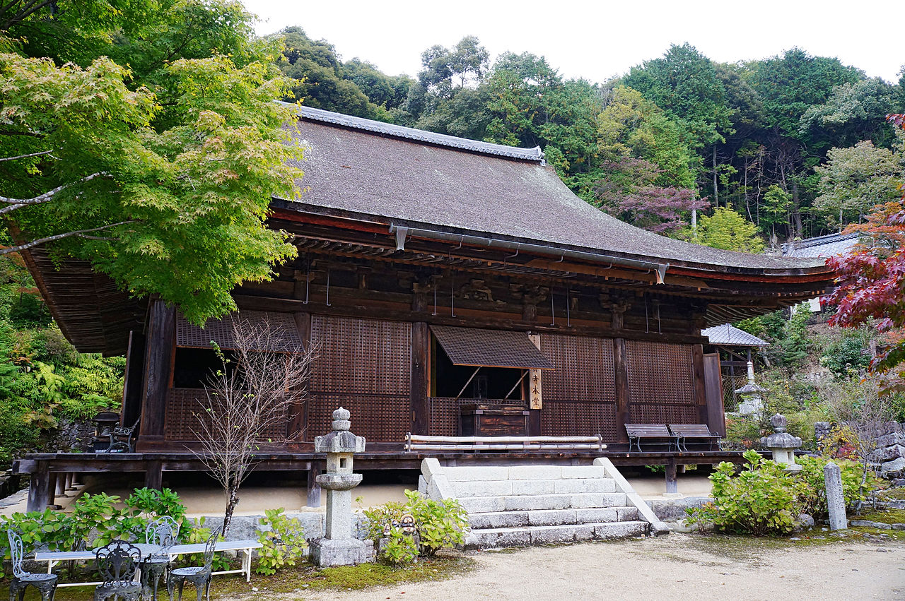 1280px-Kuwanomi-dera_Azuchi_Shiga_pref_Japan13n.jpg