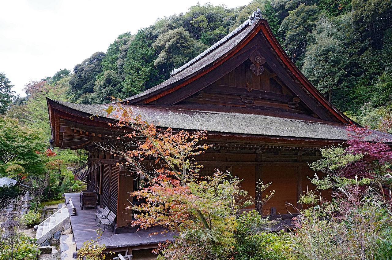 1280px-Kuwanomi-dera_Azuchi_Shiga_pref_Japan26n.jpg