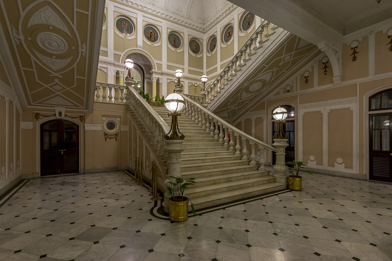 1280px-Lalitha_Mahal_Palace_Staircase.jpg