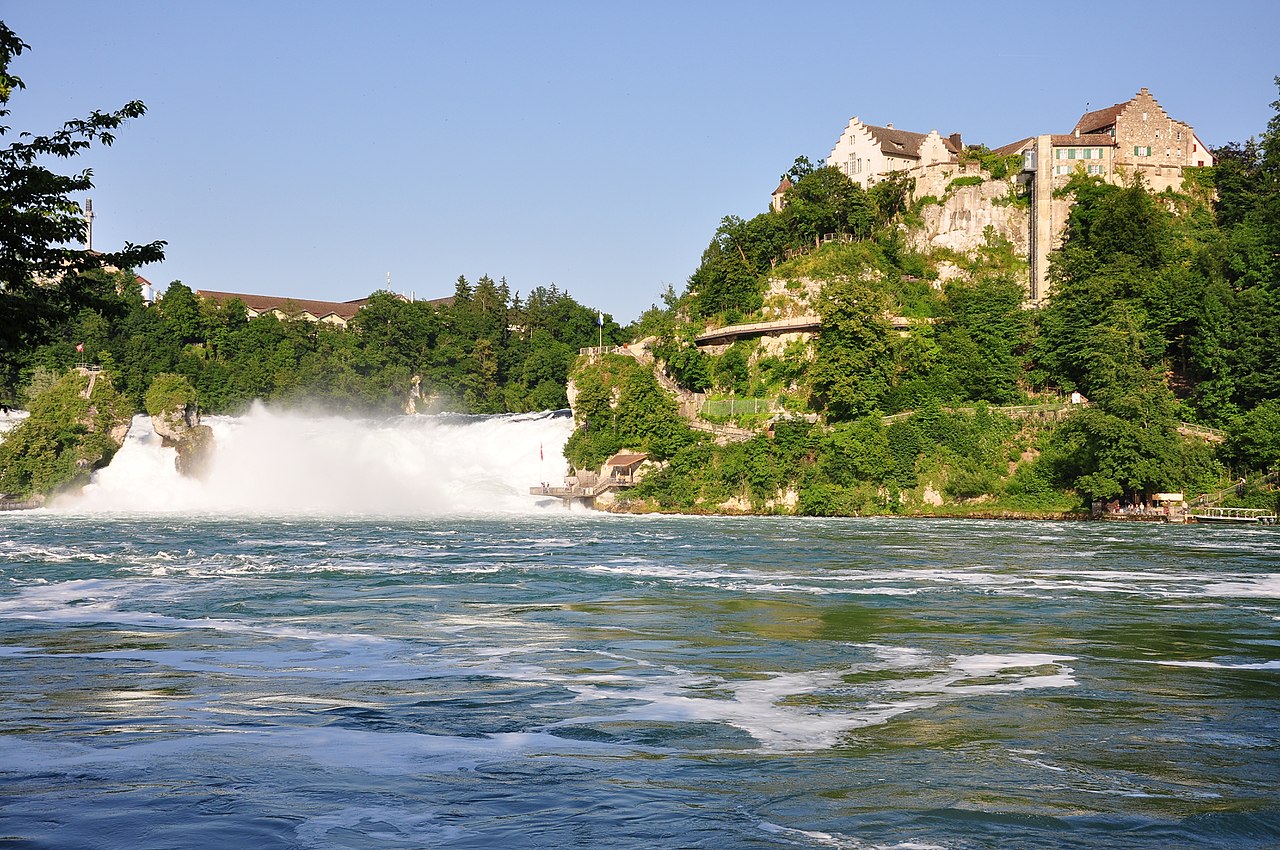1280px-Laufen-Uhwiesen_-_Schloss_Laufen_-_Rheinfall_-_Neuhausen_am_Rheinfall_2010-06-24_18-59-20.JPG