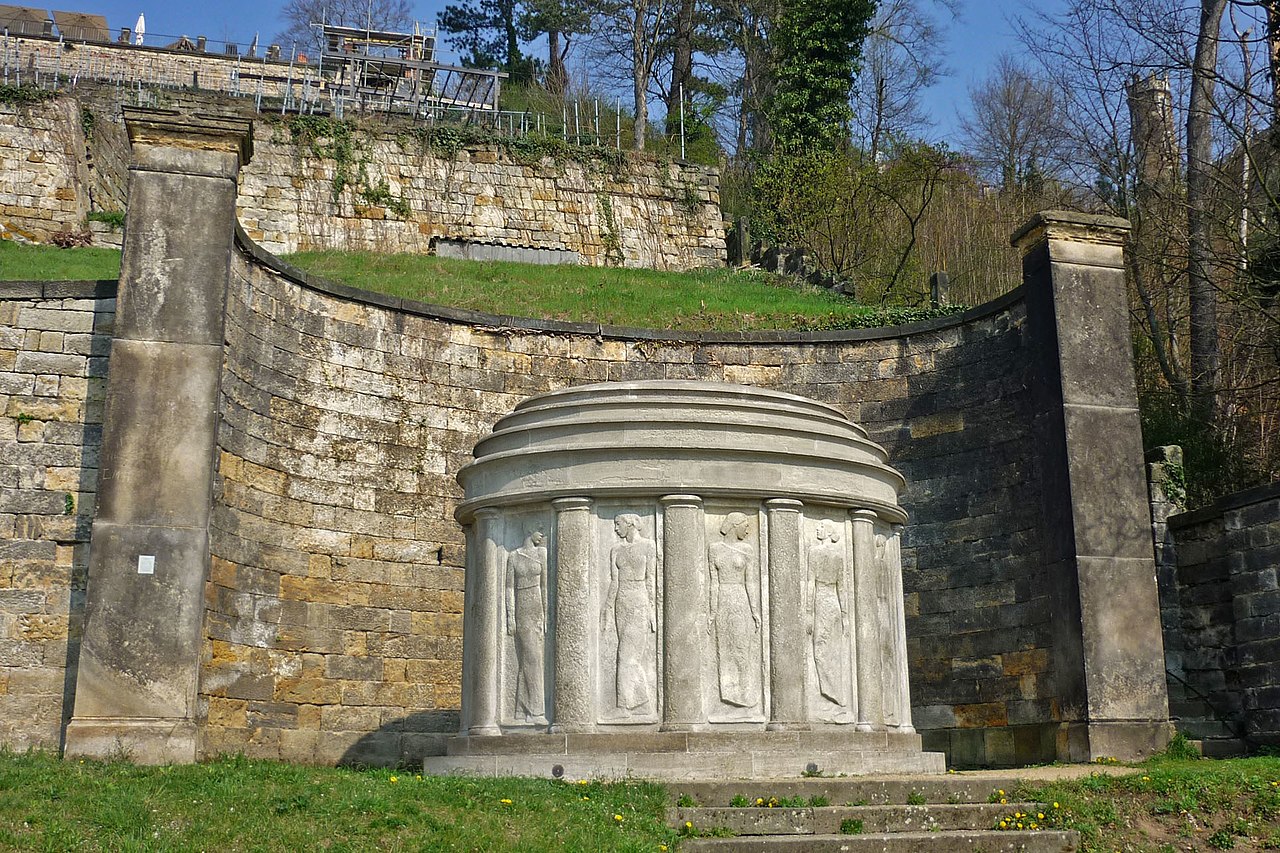 1280px-Lingner-Mausoleum2.jpg