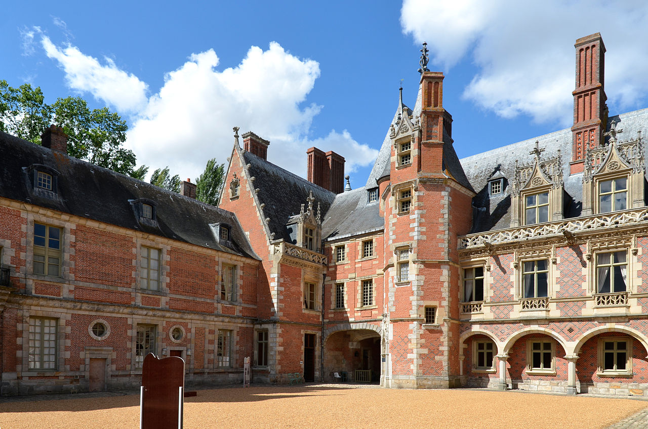 1280px-Maintenon_-_Chateau_de_Maintenon_10.jpg