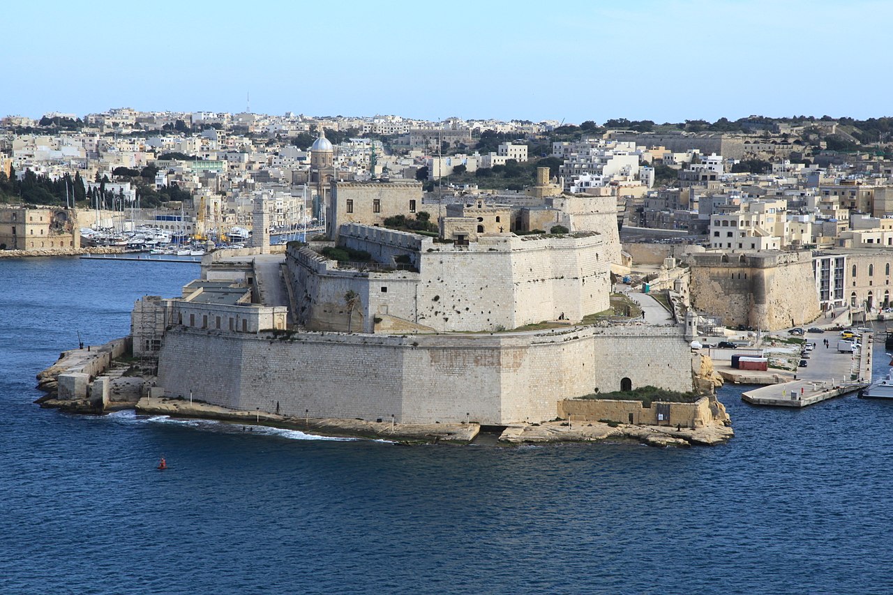 1280px-Malta_-_Birgu_-_Fort_Saint_Angelo_(Upper_Barrakka_Gardens)_01_ies.jpg
