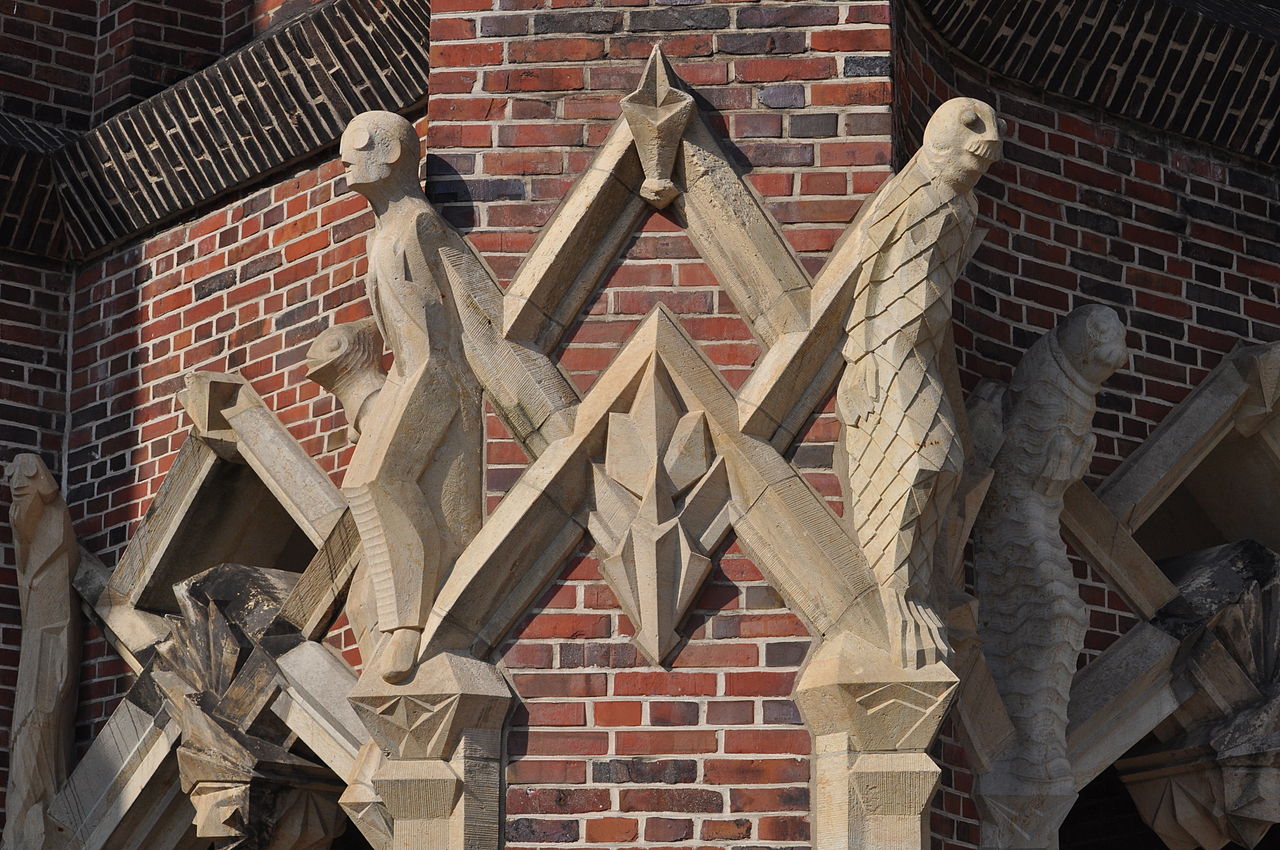 1280px-Meßberghof_(Hamburg-Neustadt).Fassadendetail.1.ajb.jpg