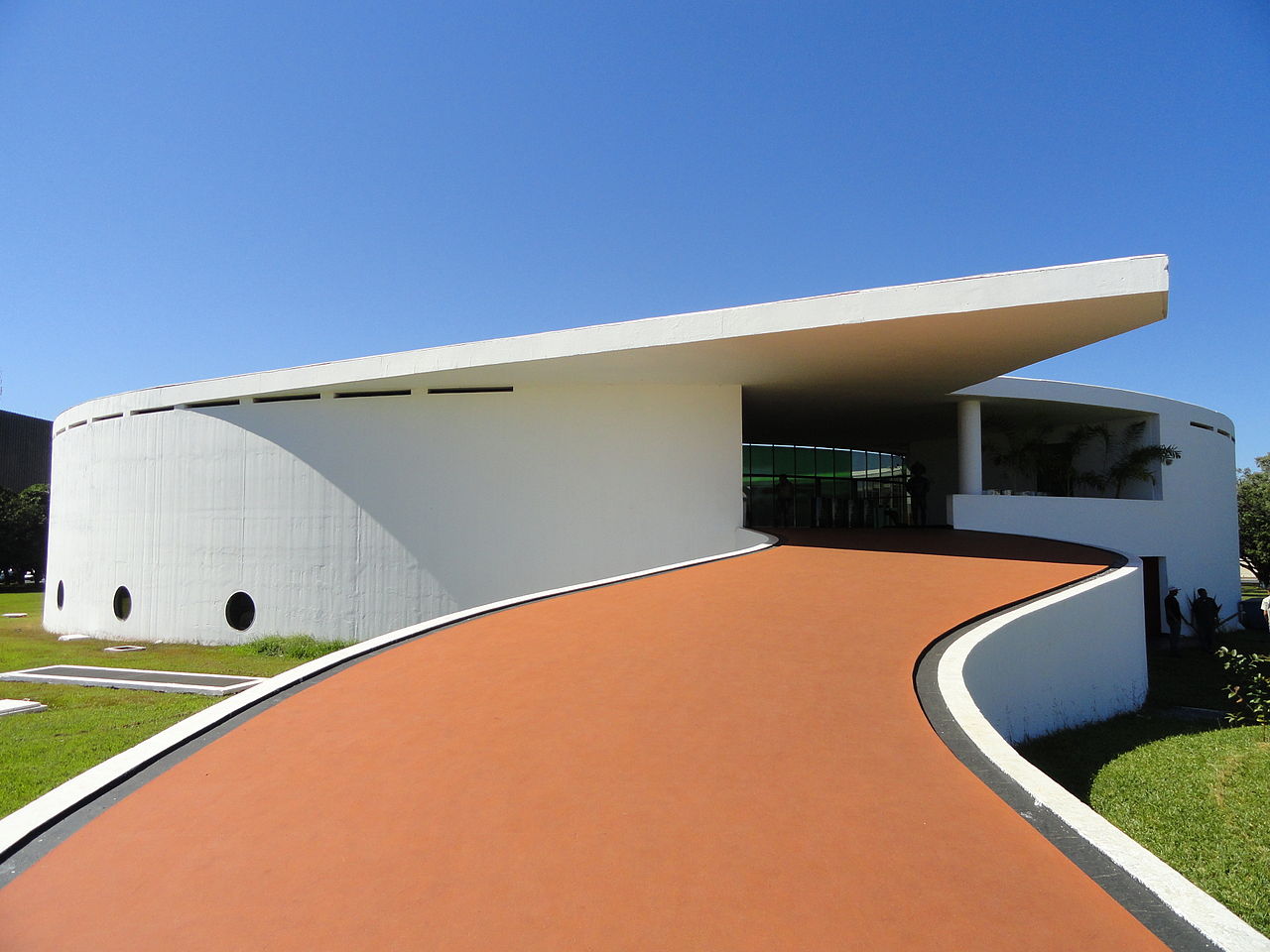 1280px-Memorial_dos_Povos_Indígenas_-_Brasilia_-_DSC00475.JPG