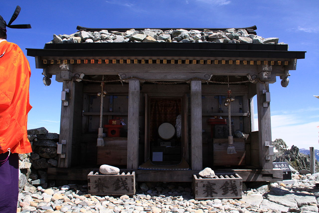 1280px-Mine-honsha_Shaden.JPG