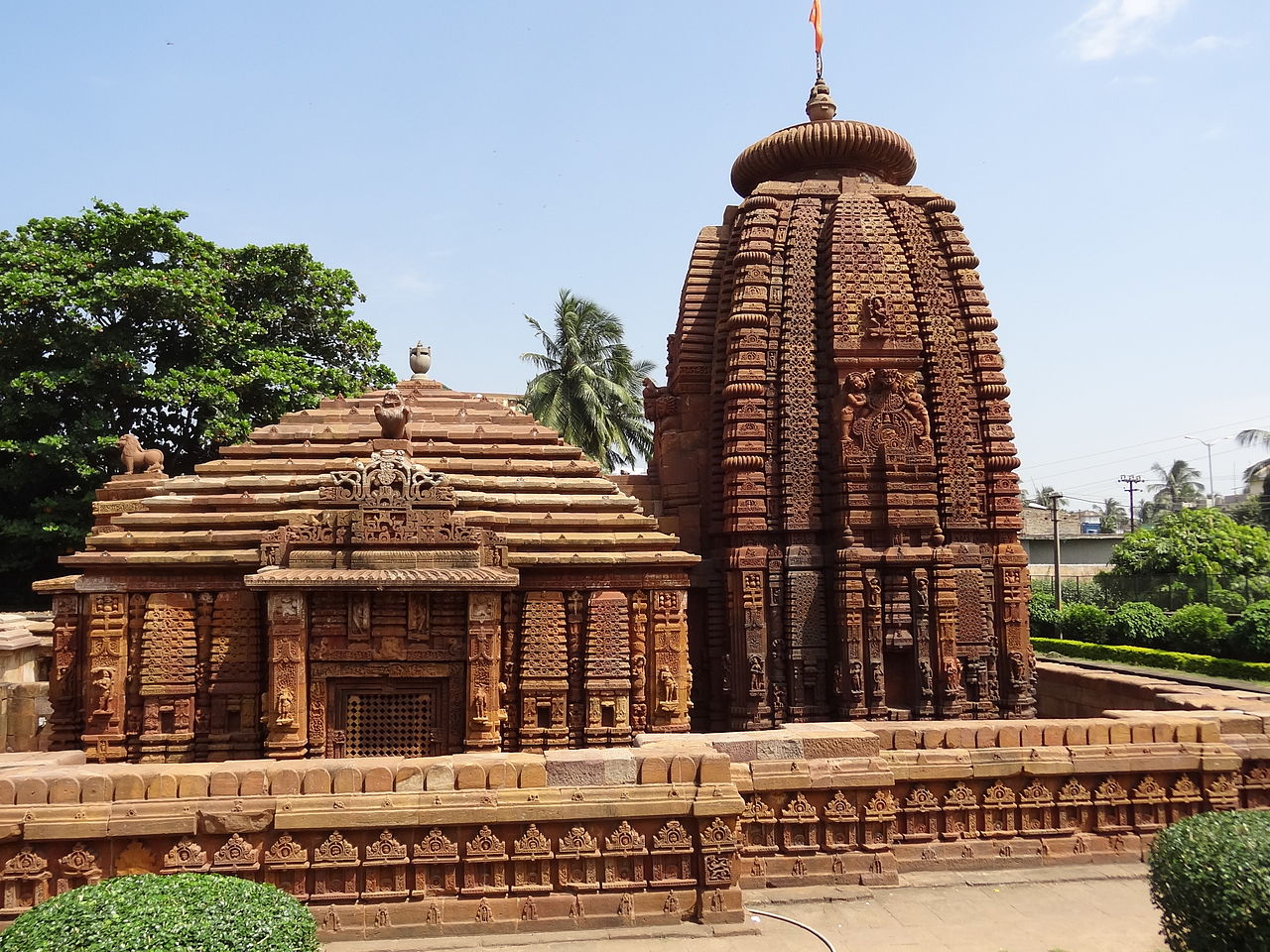 1280px-Mukteshwar_Temple_Side_View.jpg