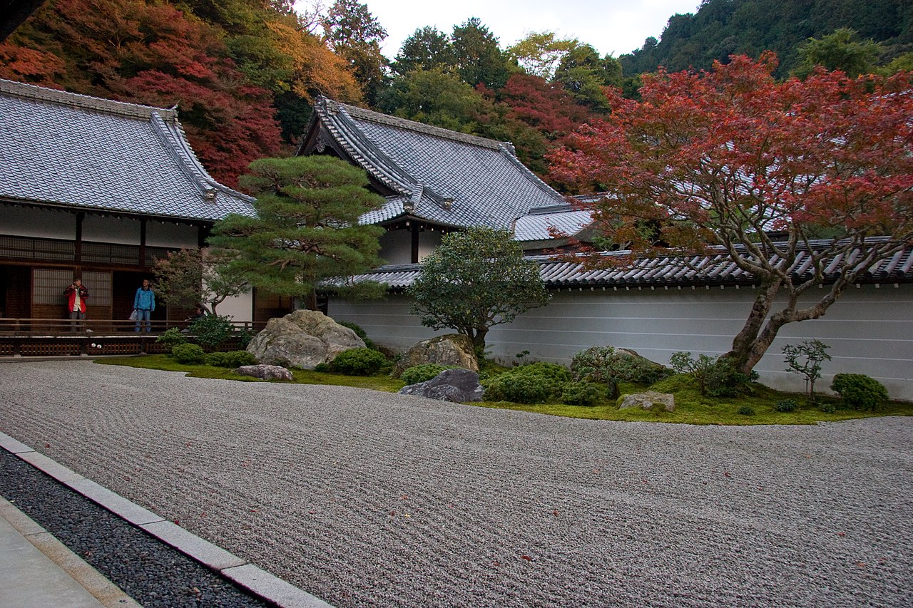 1280px-Nanzen-ji_(2635934271).jpg