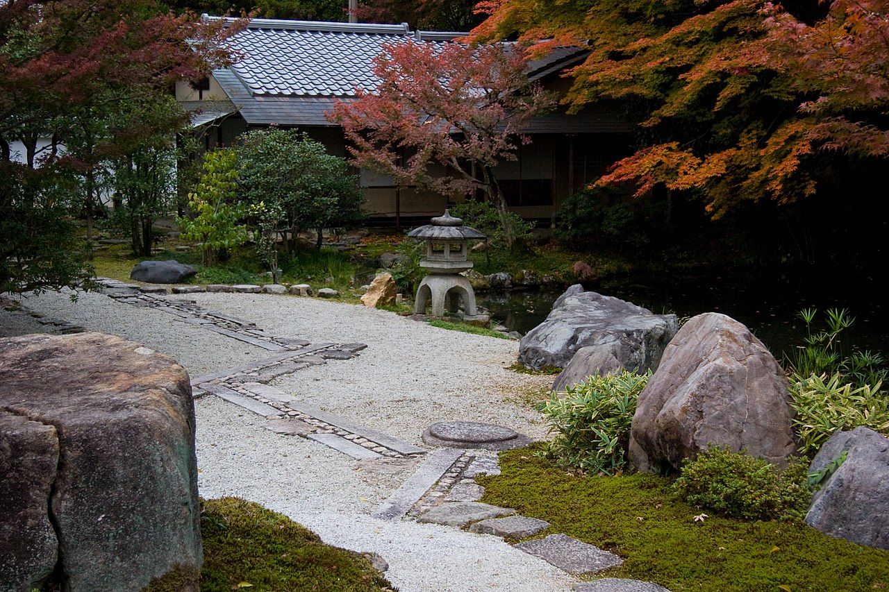 1280px-Nanzen-ji_(2636777370).jpg