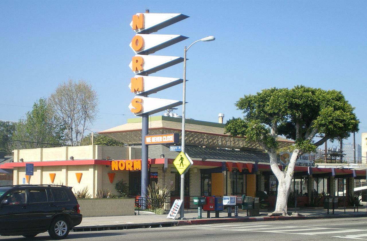 1280px-Norm's_Restaurant,_Pico_Blvd.,_Westwood,_Calif.JPG