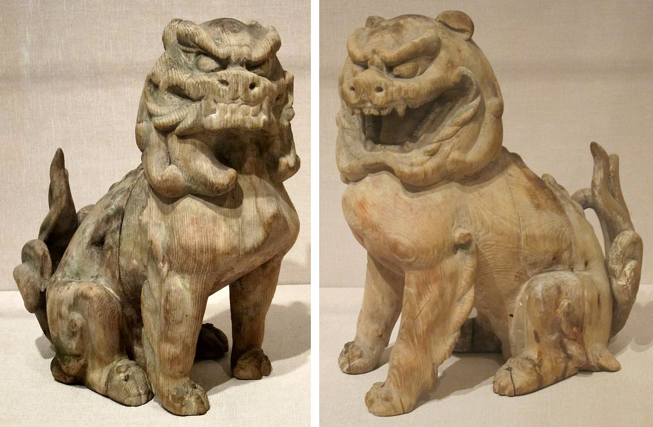 1280px-Pair_of_guardian_lions,_Japan,_Kamakura_period,_wood_with_traces_of_pigment,_HAA.JPG