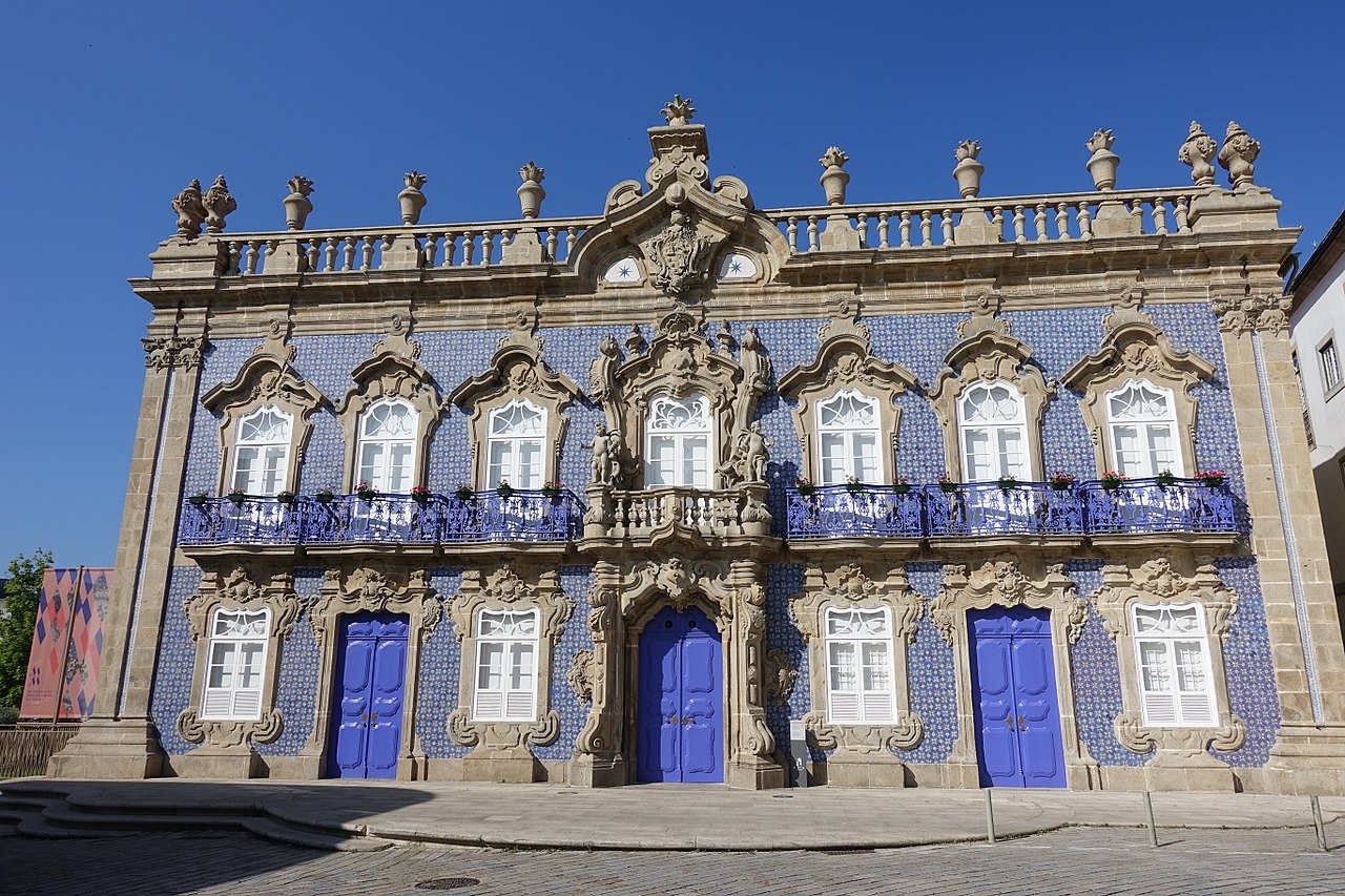 1280px-Palácio_do_Raio_2017_(3).jpg
