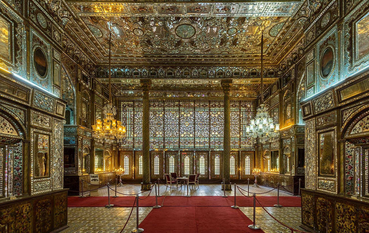 1280px-Palacio_de_Golestán,_Teherán,_Irán,_2016-09-17,_DD_24-26_HDR.jpg