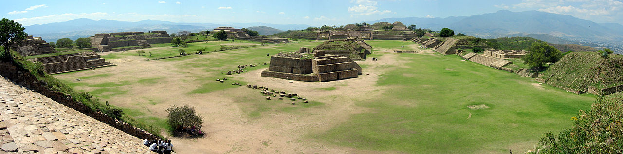 1280px-Panorama_of_Monte_Alban_from_the_South_Platform.jpg