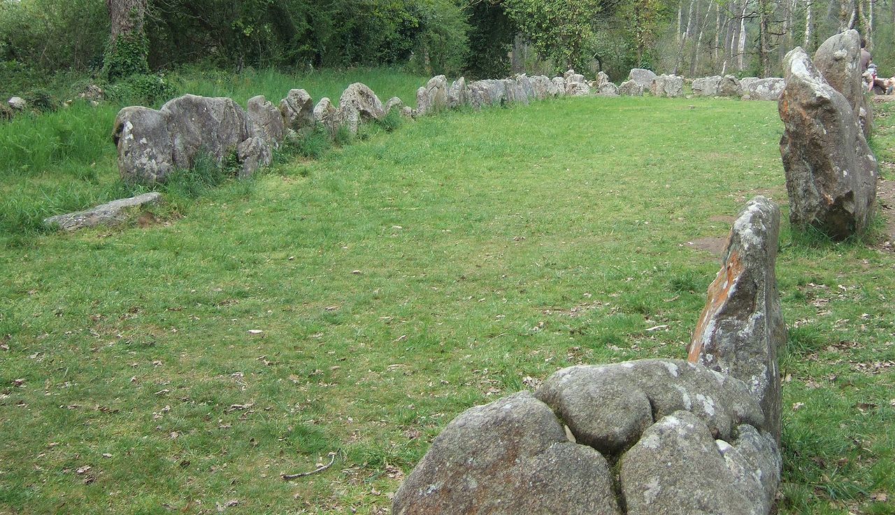 1280px-QuadrilatereduManio.JPG