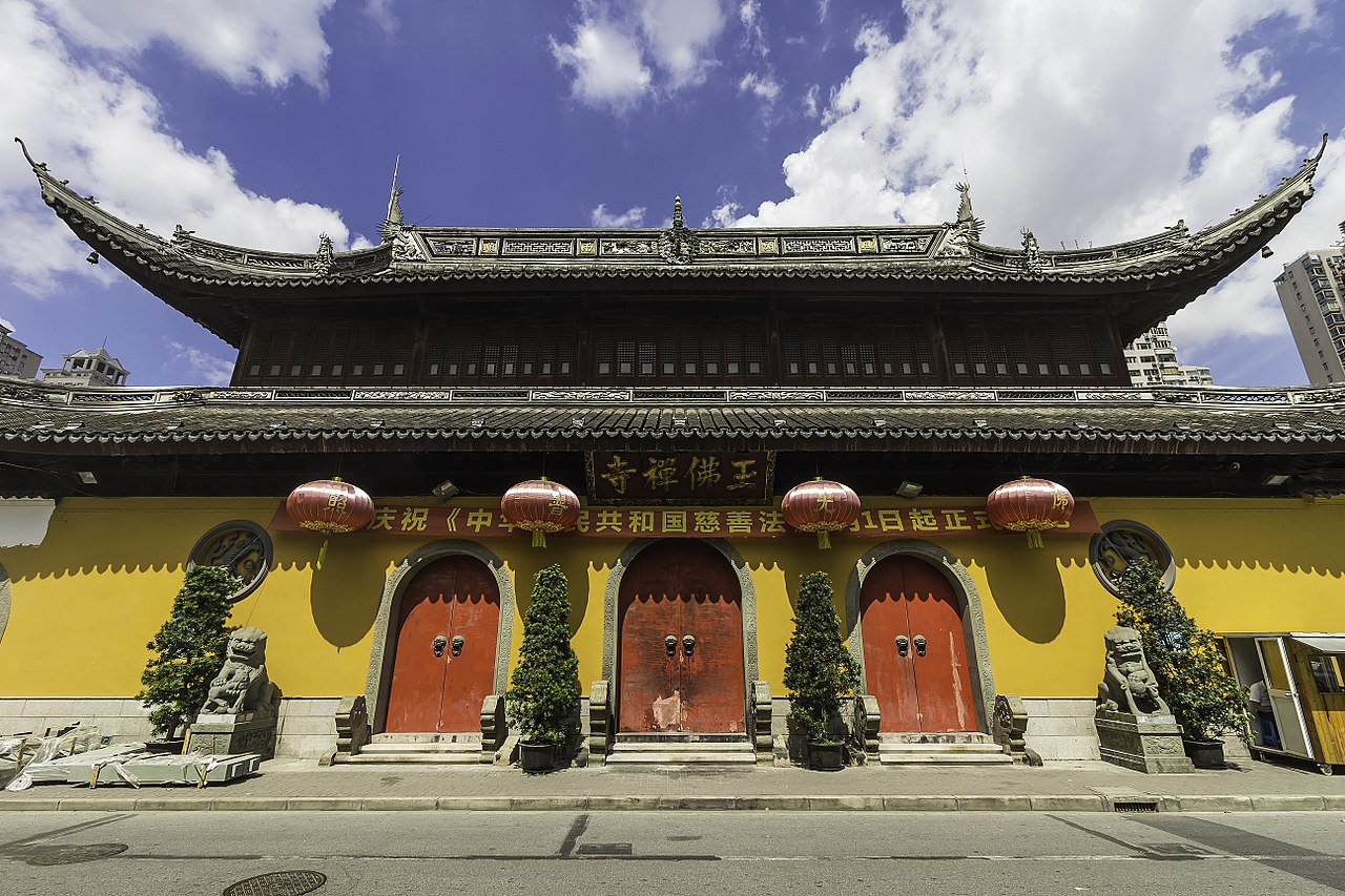1280px-Shanghai_-_Jade_Buddha_Temple_-_0002.jpg
