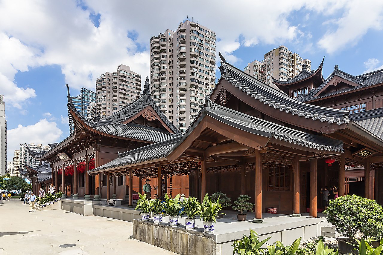 1280px-Shanghai_-_Jade_Buddha_Temple_-_0003.jpg