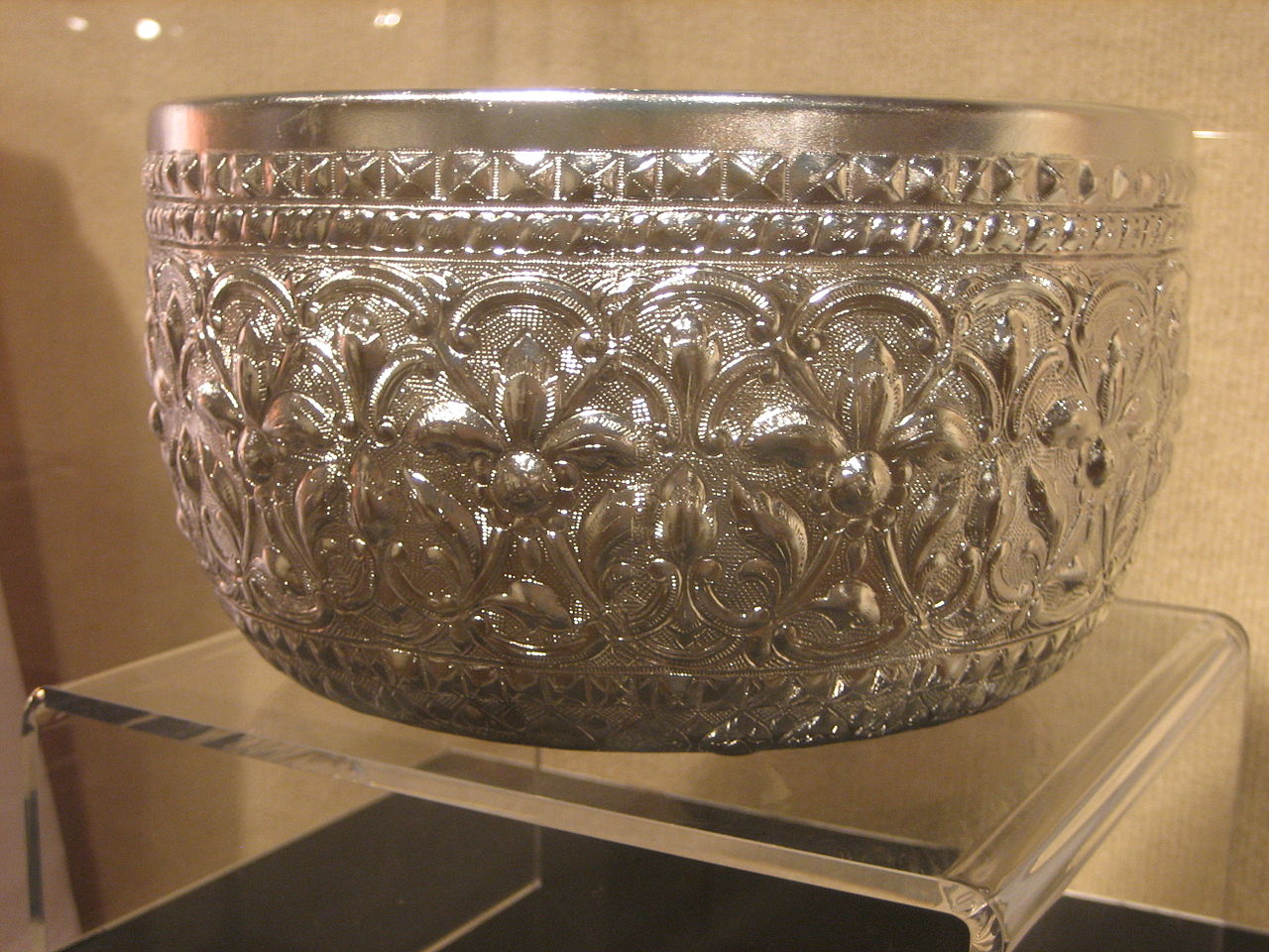1280px-Silver_bowel,_Myanmar,_mid-20th_century.JPG