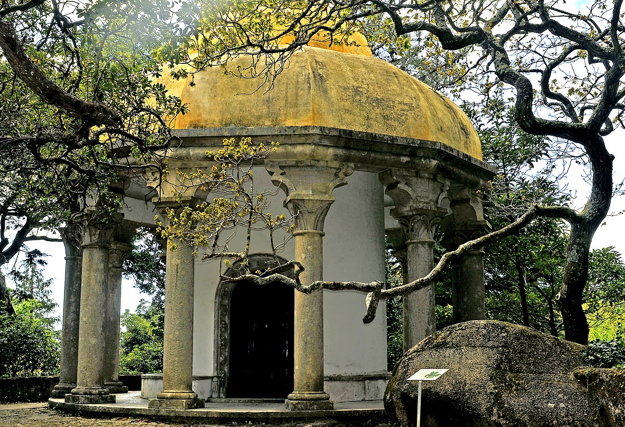 1280px-Sintra,_Parque_da_Pena_04.jpg