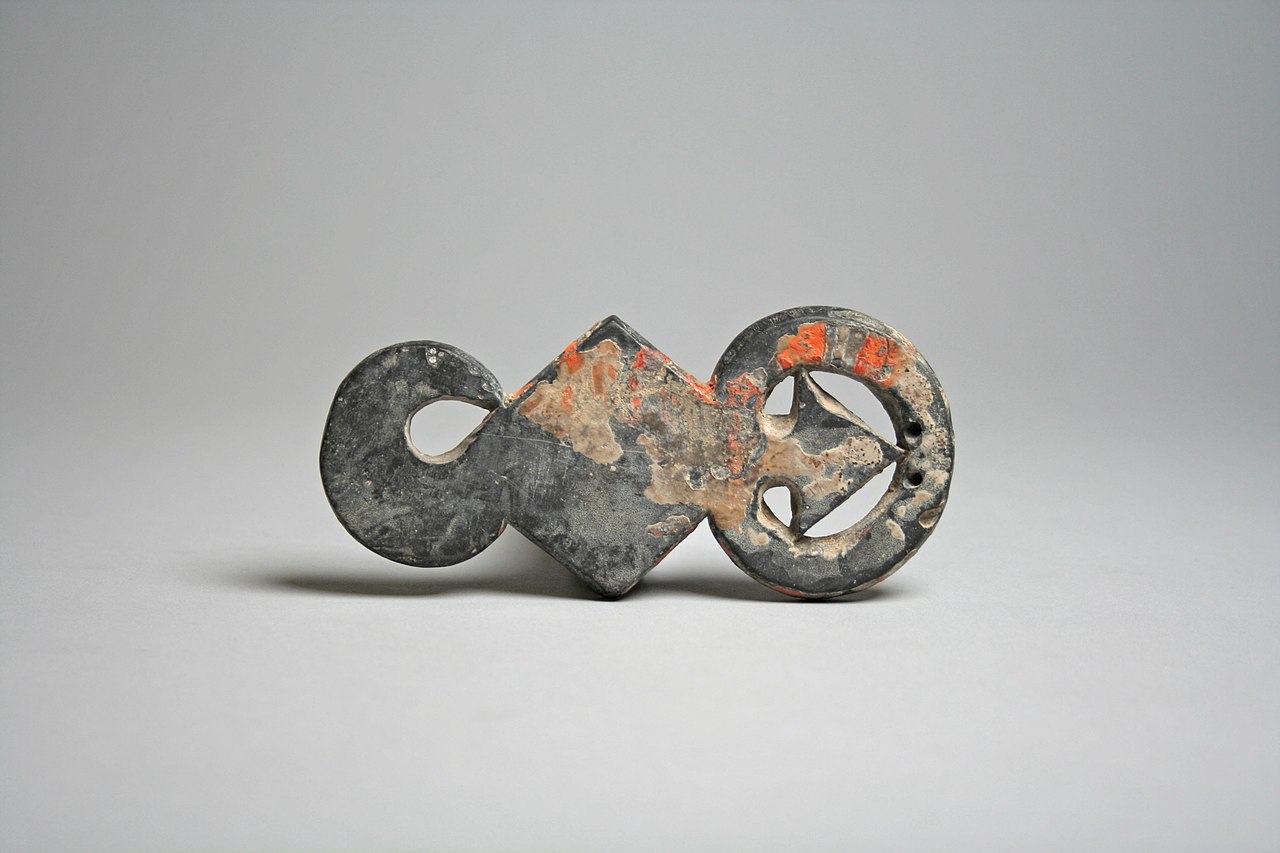 1280px-Slate_Scorpion_(_)_Ornament_MET_1994.35.723.jpg