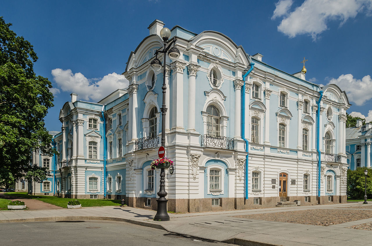 1280px-Smolny_convent_building_01.jpg