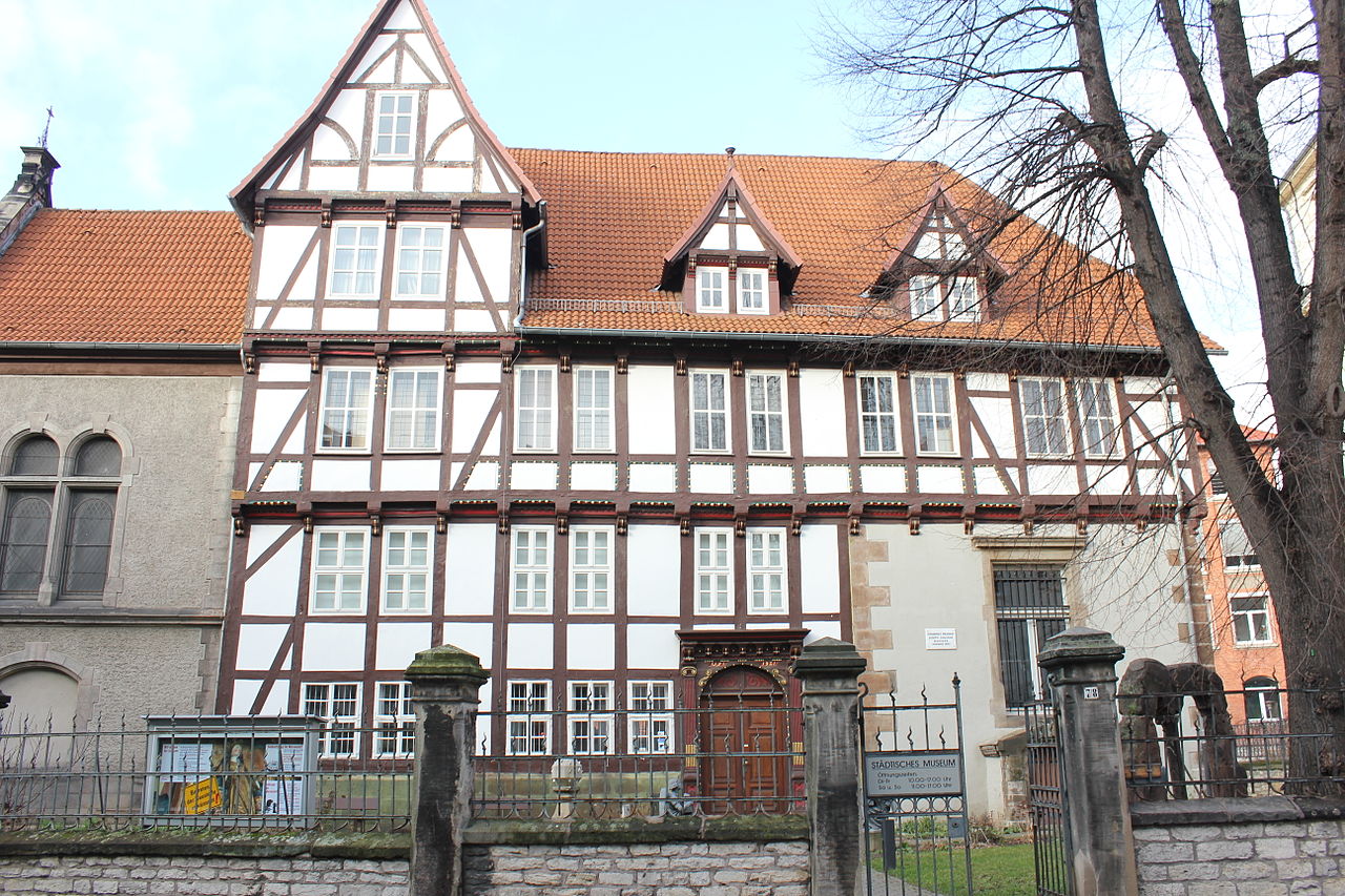 1280px-Städtisches_Museum_Göttingen.jpg