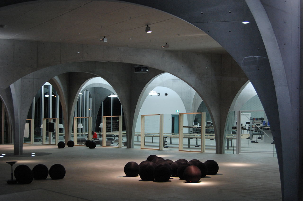 1280px-Tama_Art_University_Library2.JPG