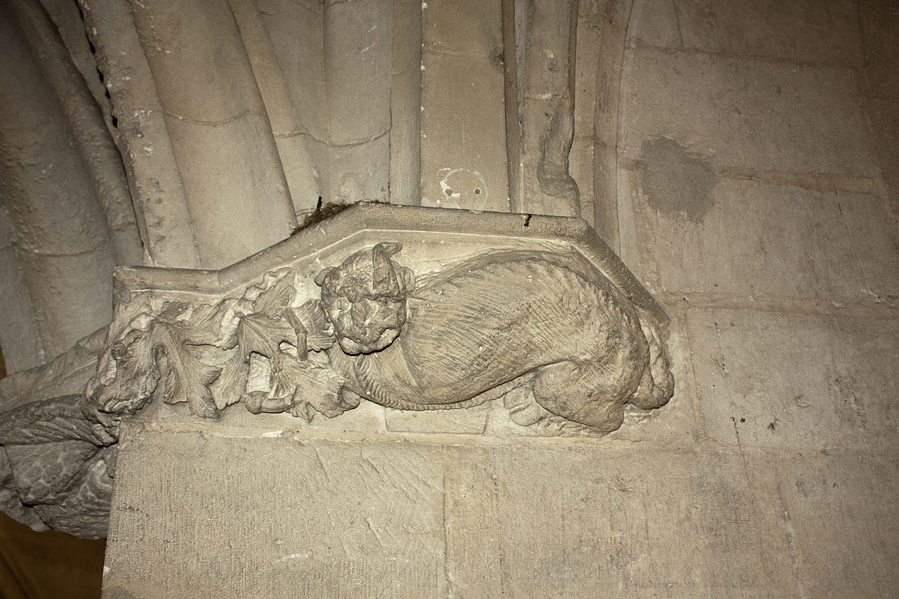 1280px-Tarascon-Château_du_Roi_René-Grande_Galerie-Lion-20130617.jpg
